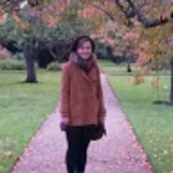 Meet your Posher, Laura - Picture 1 of 1